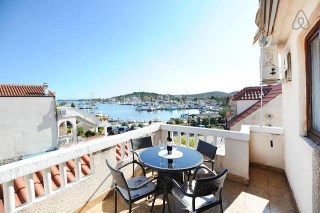 Apartma Klarin - Old Stone House *